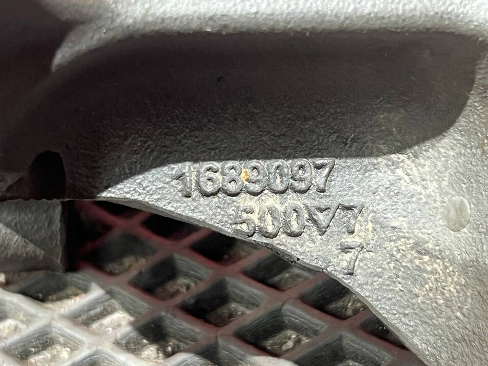 Кронштейн двигателя передний левый