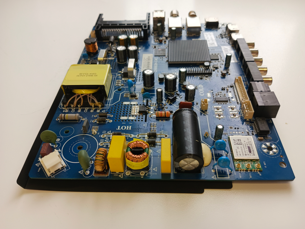 CV6683H-C42 main board для HEC R1 32 S HD
