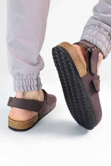 12 | "Branko's" | Мужские сабо (коричневый)