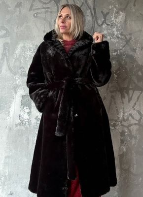 Шуба /черная с капюшоном /эко мех