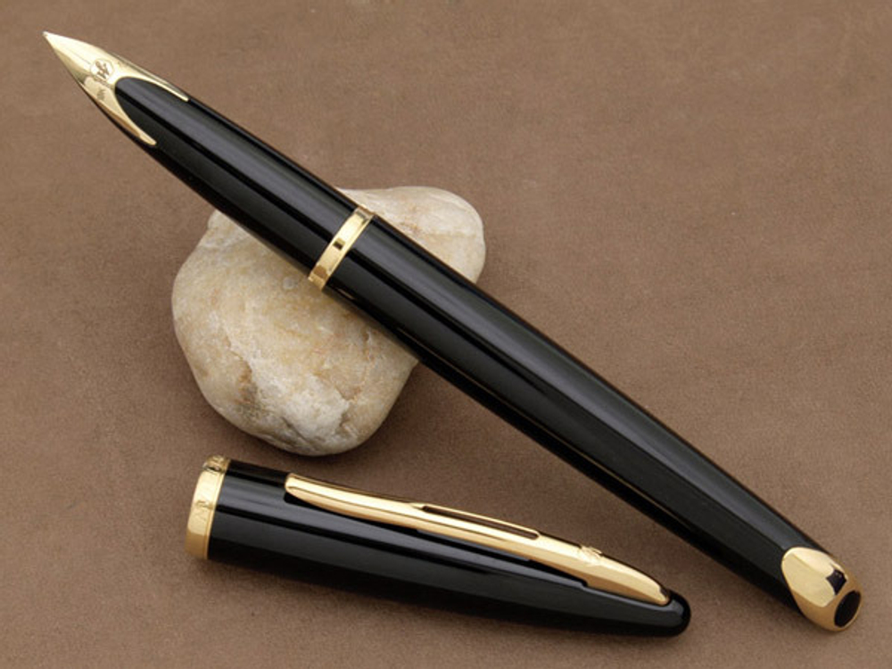 Перьевая ручка Waterman Carene, цвет: Black GT, перо: F