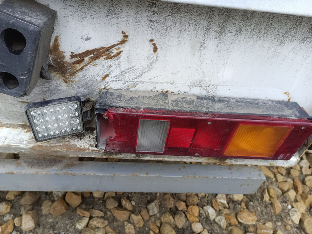 TITAN LC9411* Полуприцеп шторный LC9411XXY