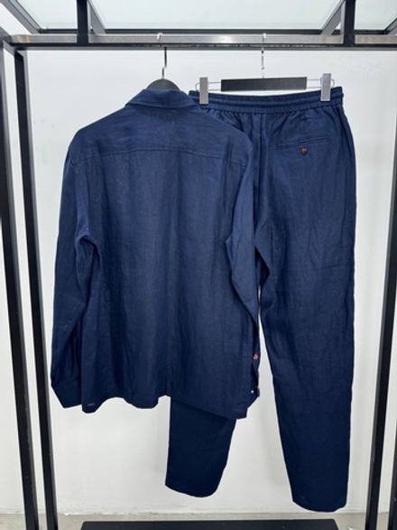 Льняной костюм Kiton