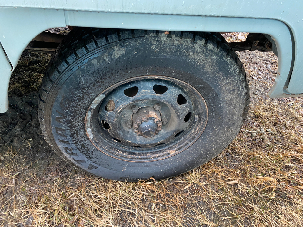 UAZ 3909* Бортовой 390945 (Тент, 4+1 мест, без ABS, Бензиновый, 2,7 л, 112 л.с.)