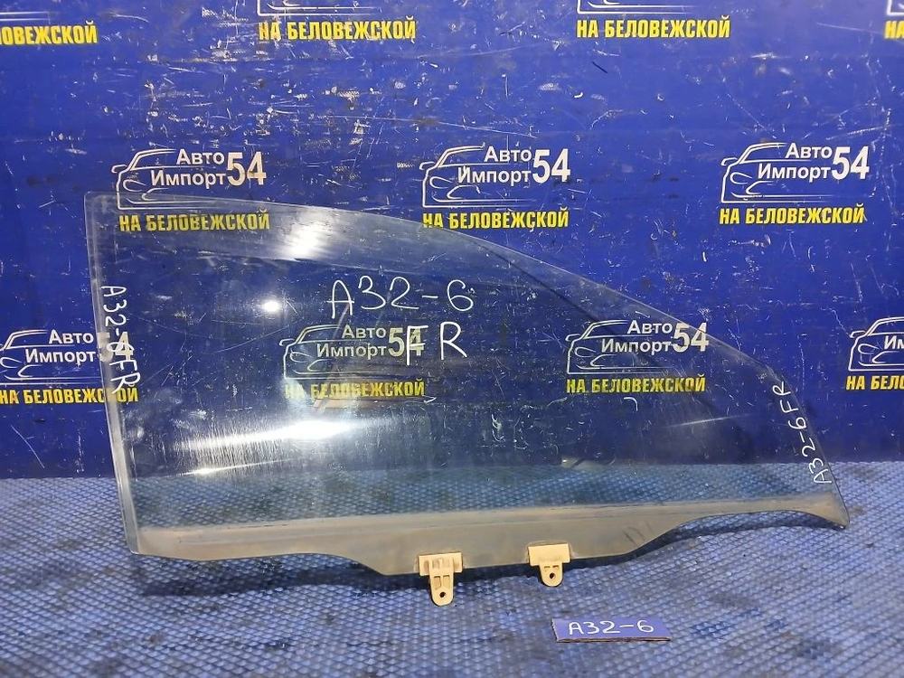 Стекло двери передней правой NISSAN CEFIRO 1994