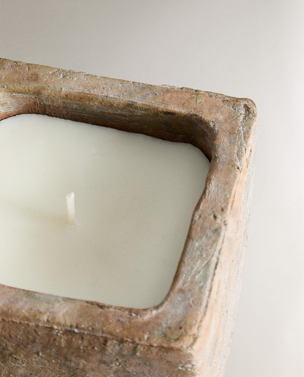 Zara Home - Ароматическая наружная свеча lemon bergamot, 400 г