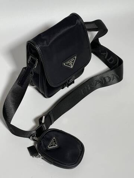 Сумка-мессенджер Prada