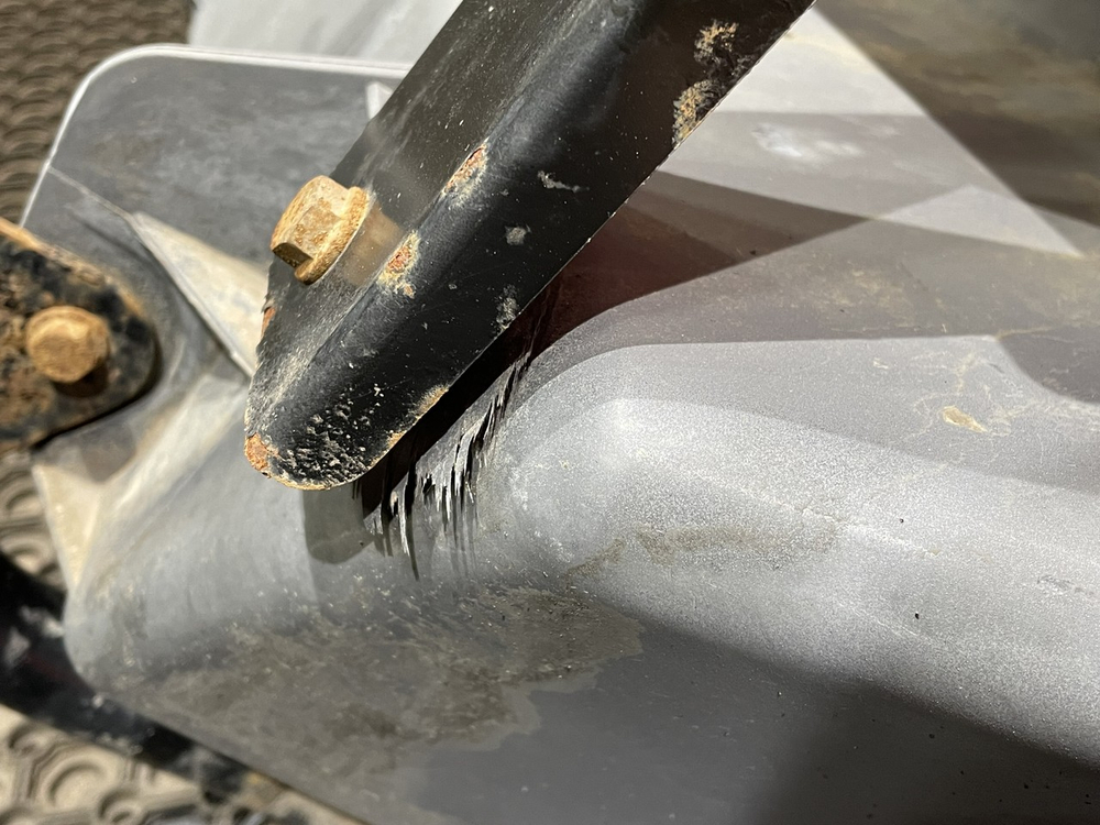 Корпус подножек правый