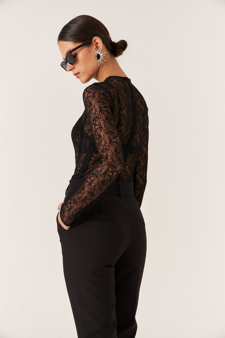 Лонгслив из кружева