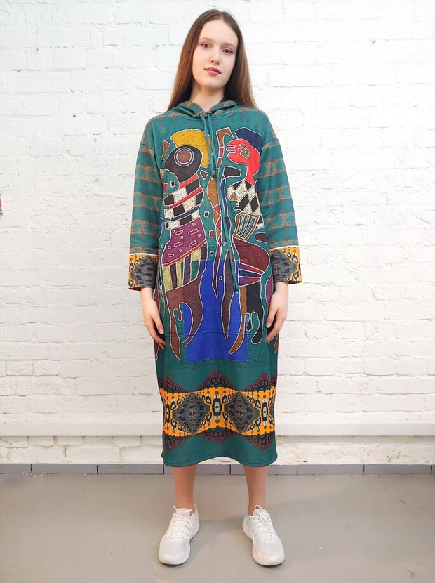 Платье с капюшоном "Четыре фигуры", по мотивам картины Василия Кандинского "Четыре фигуры на трех квадратах"
