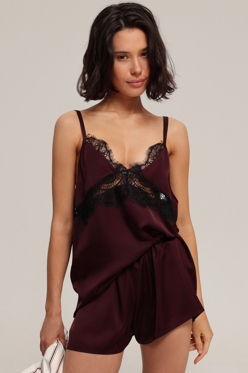 Шорты атласные