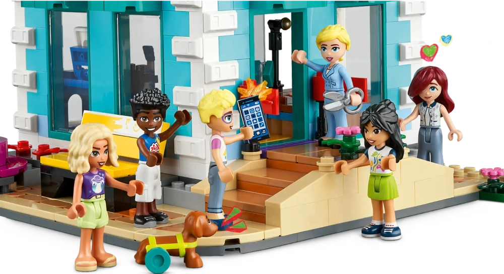 Конструктор LEGO Friends 41748 Общественный центр Хартлейк-Сити