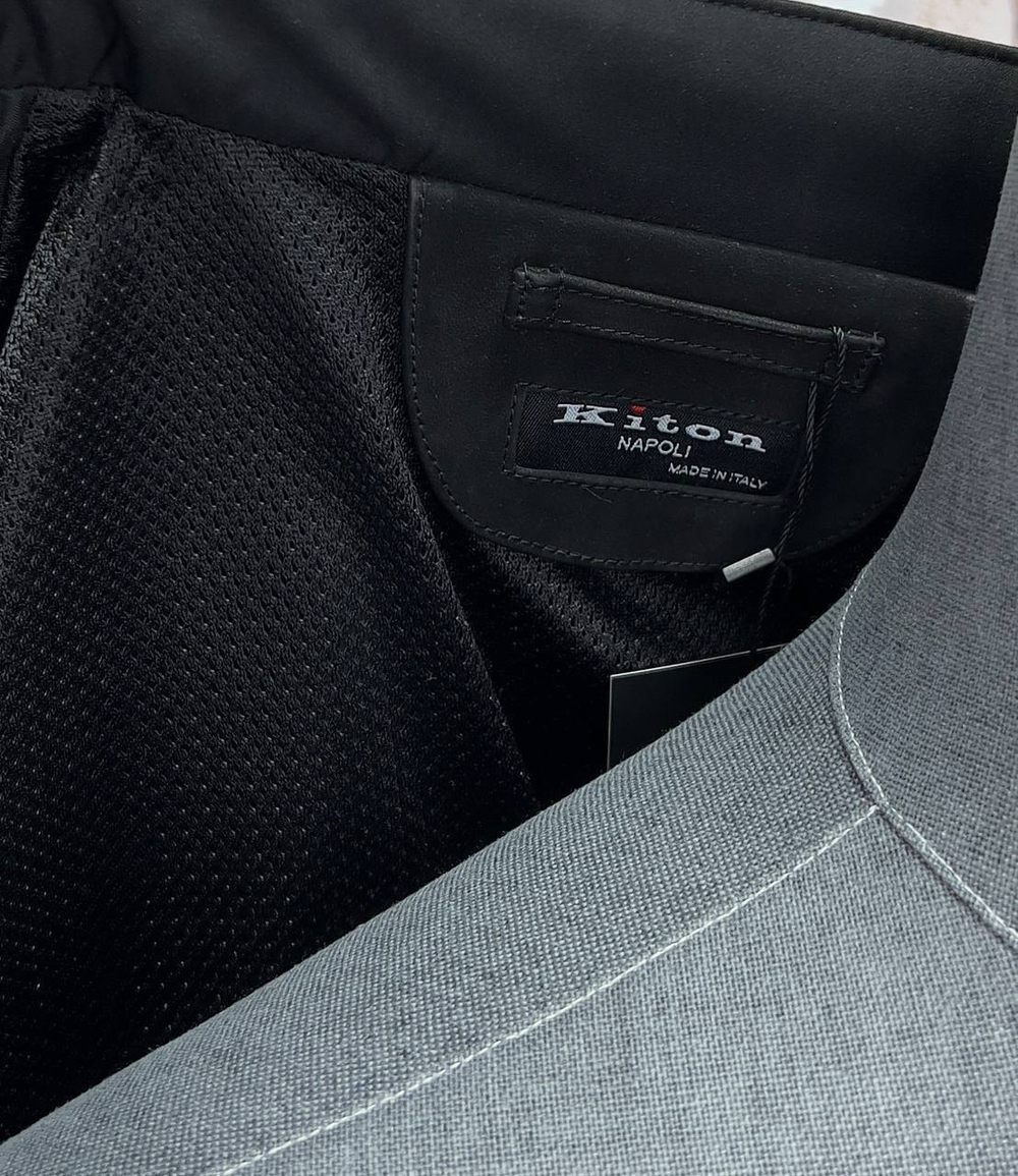 Безрукавка Kiton