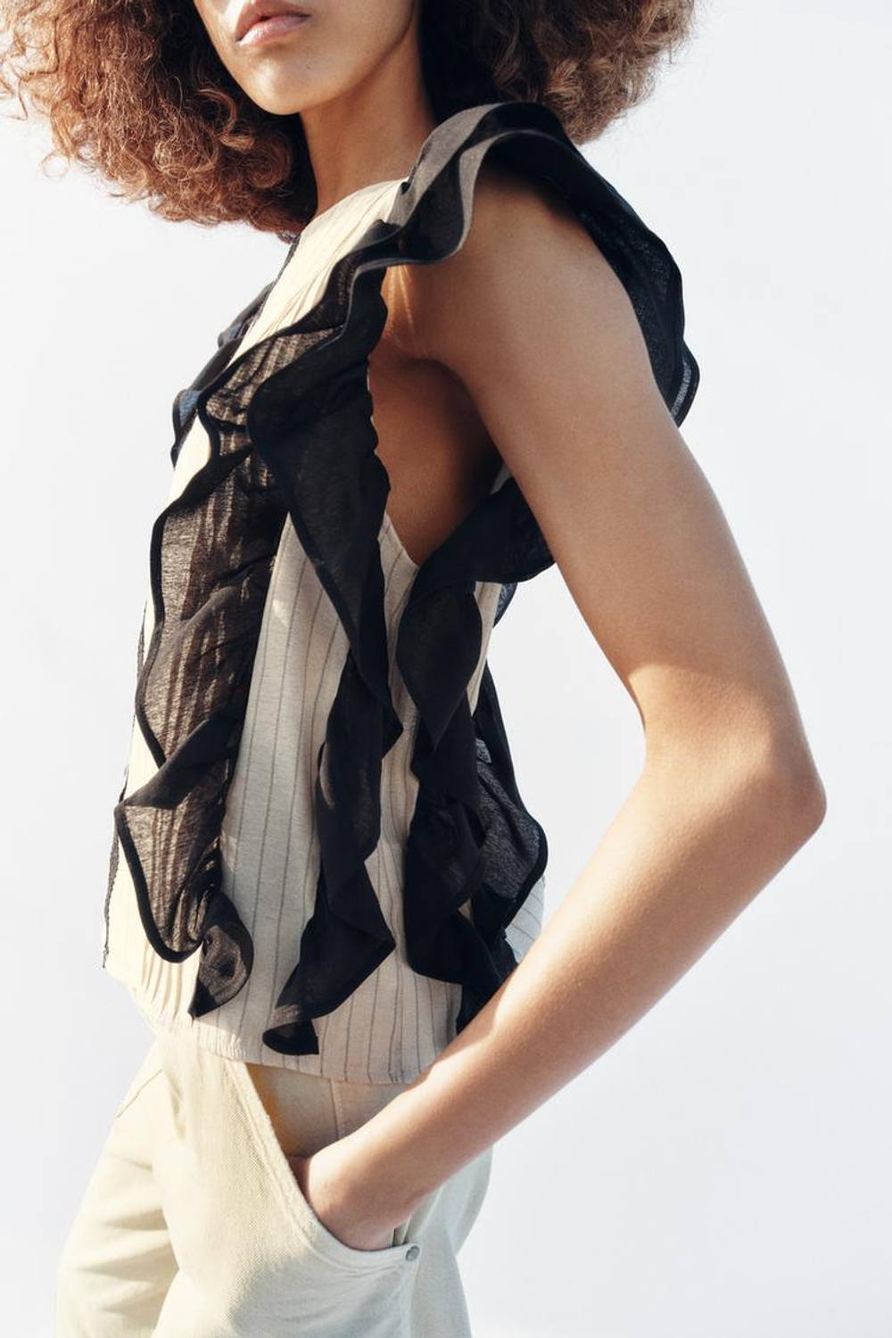 ZARA БЛУЗА В ПОЛОСКУ С ВОЛАНАМИ, ЧЕРНЫЙ/ЭКРЮ