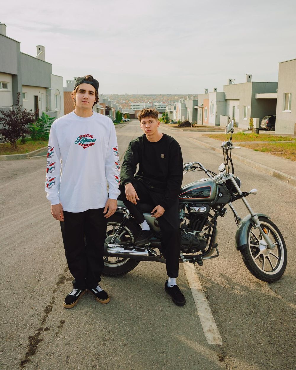 Лонгслив Подполье черный