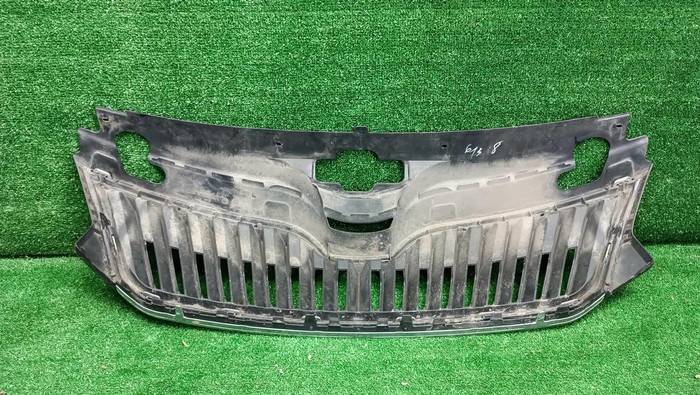 Решетка радиатора Skoda Rapid 1 (2012-2020)