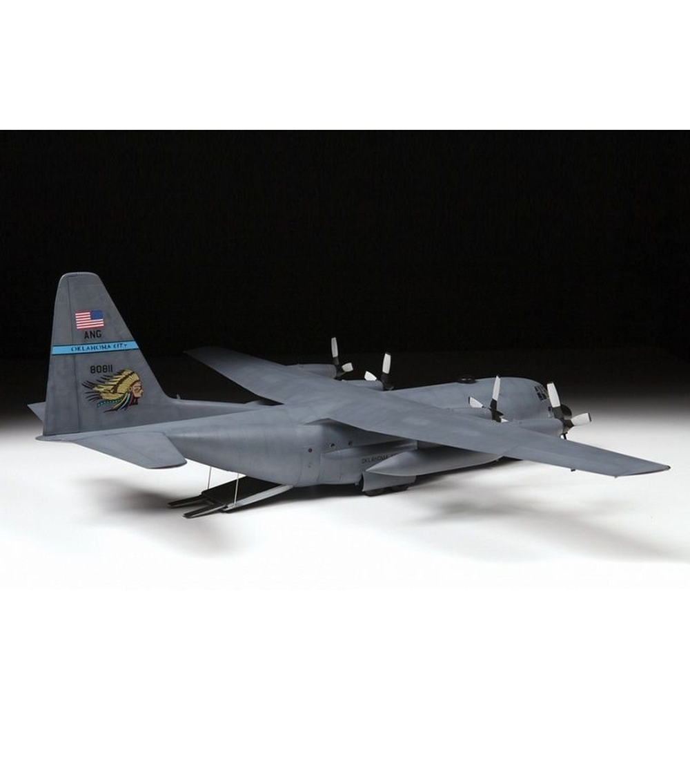 Сборная модель ZVEZDA Американский военно-транспортный самолёт С-130Н