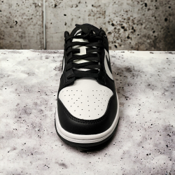 Nike SB Dunk Low • Black White