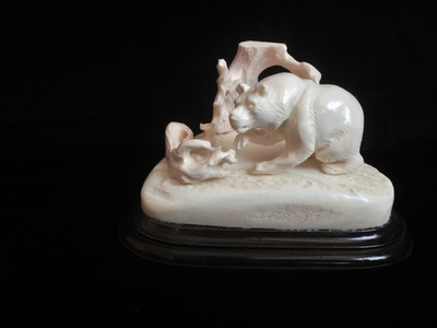 "В чаще", скульптура из рога лося