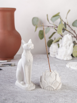 Египетская кошка Бастет и подставка для благовоний