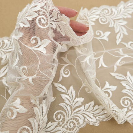 Вышивка на сетке Adeline ШАМПАНЬ, 22см