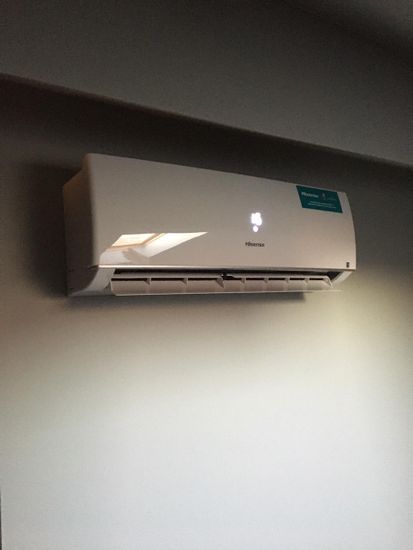 Инверторная сплит-система Hisense SMART DC Inverter (R32) AS-09UW4RYDDB05 (комплект)