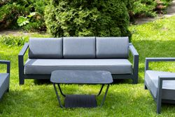 "Гранада" лаунж-зона из алюминия со столиком из HPL