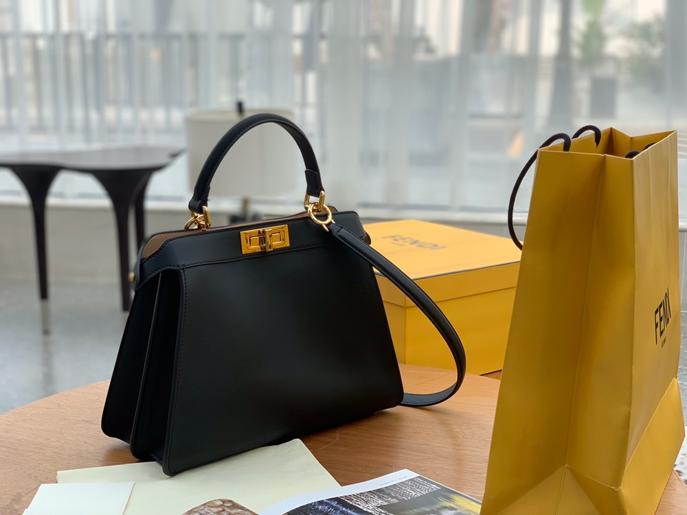 Fendi Peekaboo ISeeU Medium 33 cm