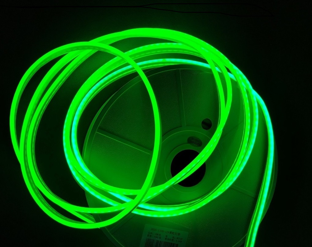 Гибкий неон 6х12 мм, 12V, SMD2835, 110Led/m, IP67, рез 10 мм, Зеленый