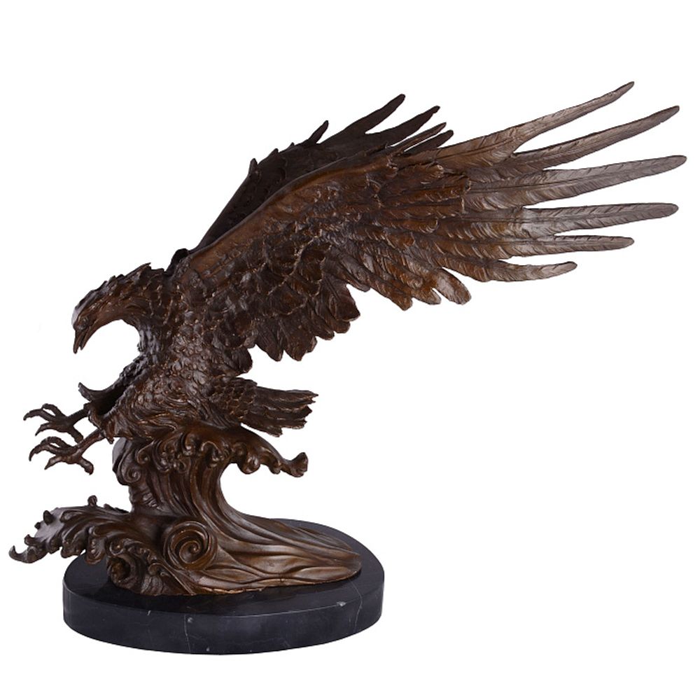 Статуэтка в атаку