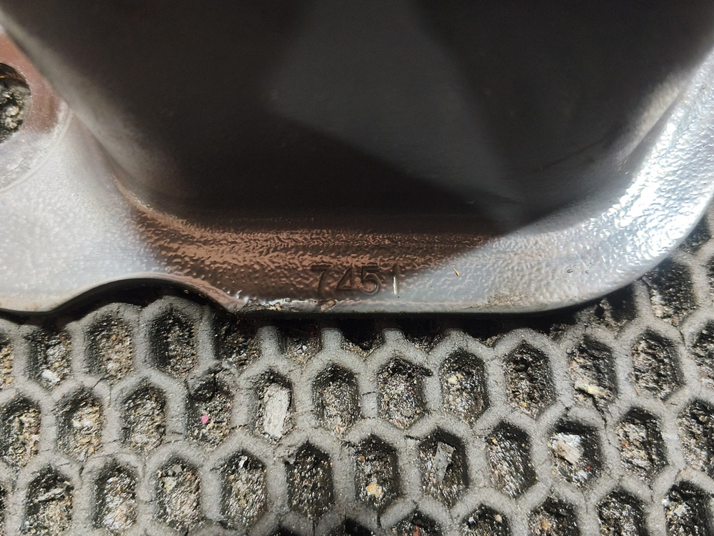 Подушка двигателя задняя 2020г