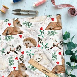 Ткань шелк Армани реалистичные животные, брусника и шишки