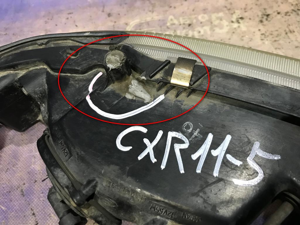 Фара передняя левая TOYOTA ESTIMA 1992