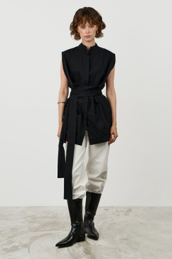 Блуза с драпировкой и поясом