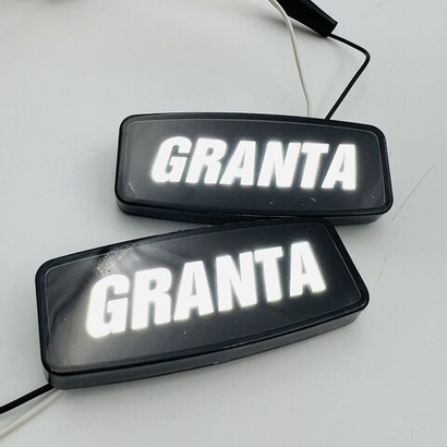 Повторитель поворота на крыло диодный с надписью GRANTA белый для Лада Гранта 2 шт