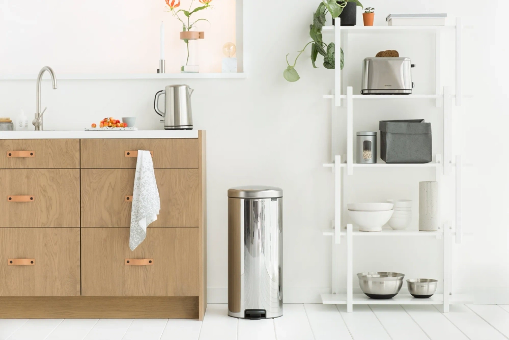 Brabantia Корзина для мусора NewIcon, глянцевая, 30 л. 114366