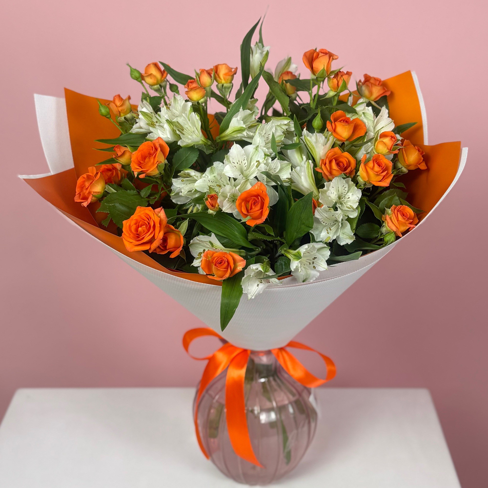 С18221 БУКЕТ ИЗ КУСТОВЫХ РОЗ И АЛЬСТРОМЕРИЙ