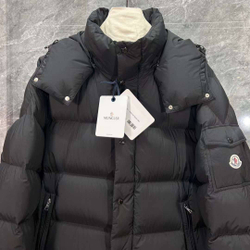 Пуховик Moncler