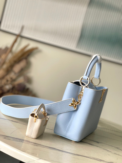 Louis Vuitton Capucines BB