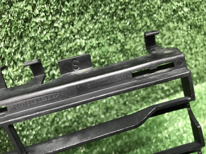 Накладка ПТФ левая BMW 5er G30 (2017-2020)