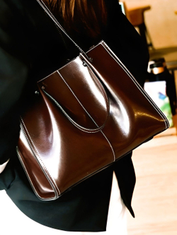 женская сумка на плечо из натуральной кожи