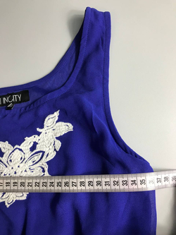 Платье Incity красивого цвета, визуально на 48 размер