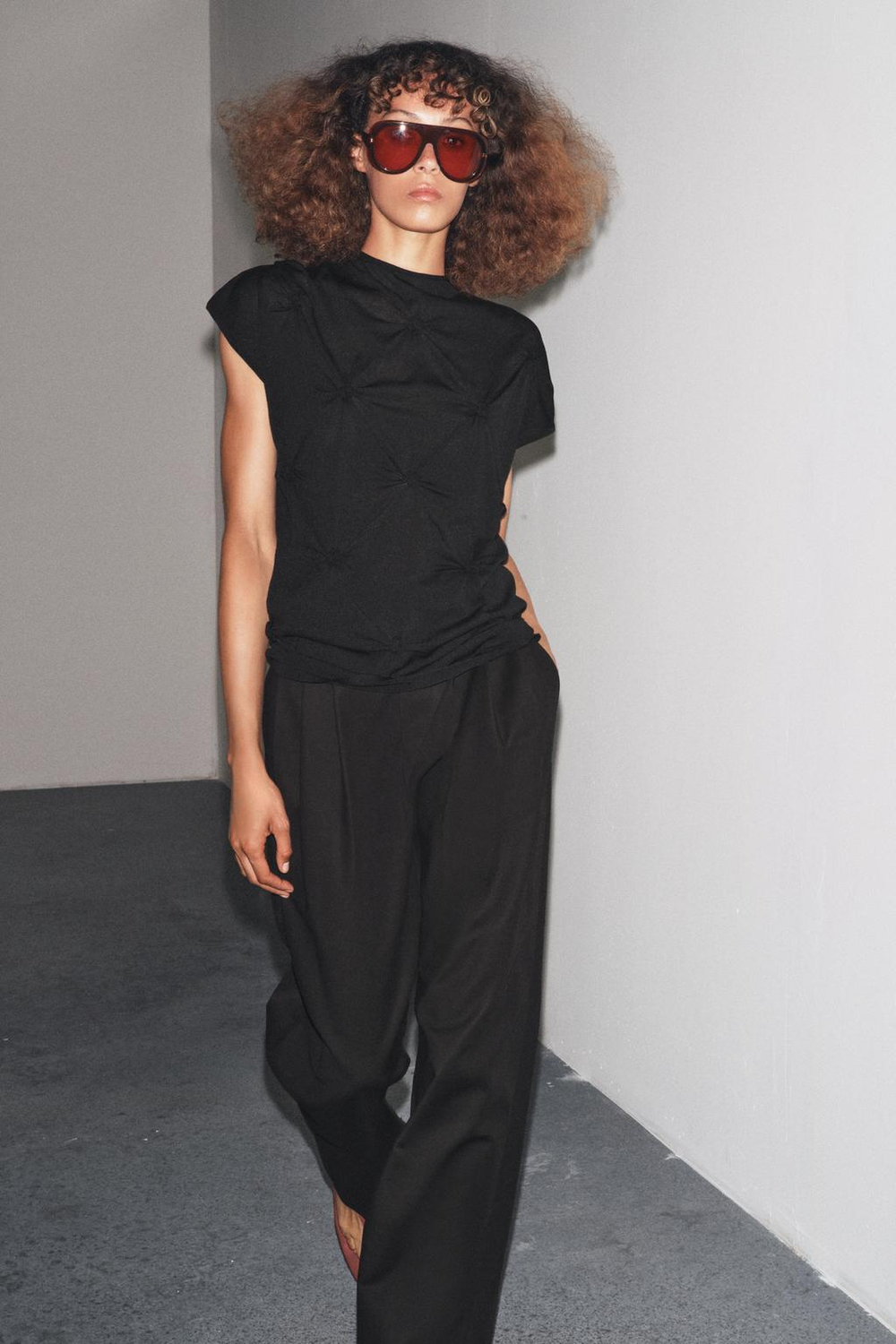 ZARA ТРИКОТАЖНЫЙ ТОП, ЧЕРНЫЙ