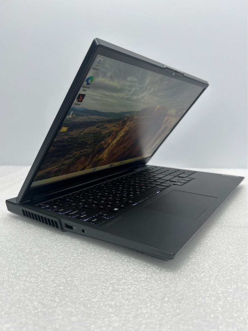 Ноутбук Lenovo Legion 5-15ARH05H (82B1000PRU) 15.6"/AMD Ryzen 7 4800H/RAM 16GB/SSD 1024GB/GeForce GTX 1660 Ti 6 ГБ/1920*1080/IPS 144hz/Windows 11/Подсветка кл-ры: LED/темно-синий. Состояние: B1