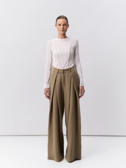 Брюки с защипами