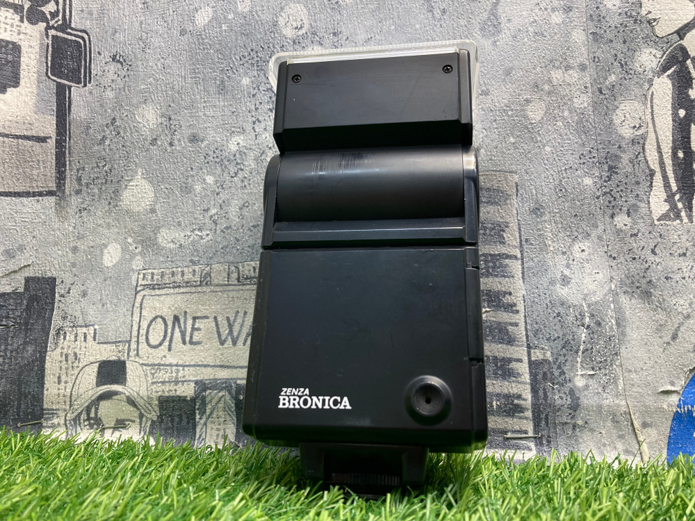 Фотовспышка Zenza Bronica