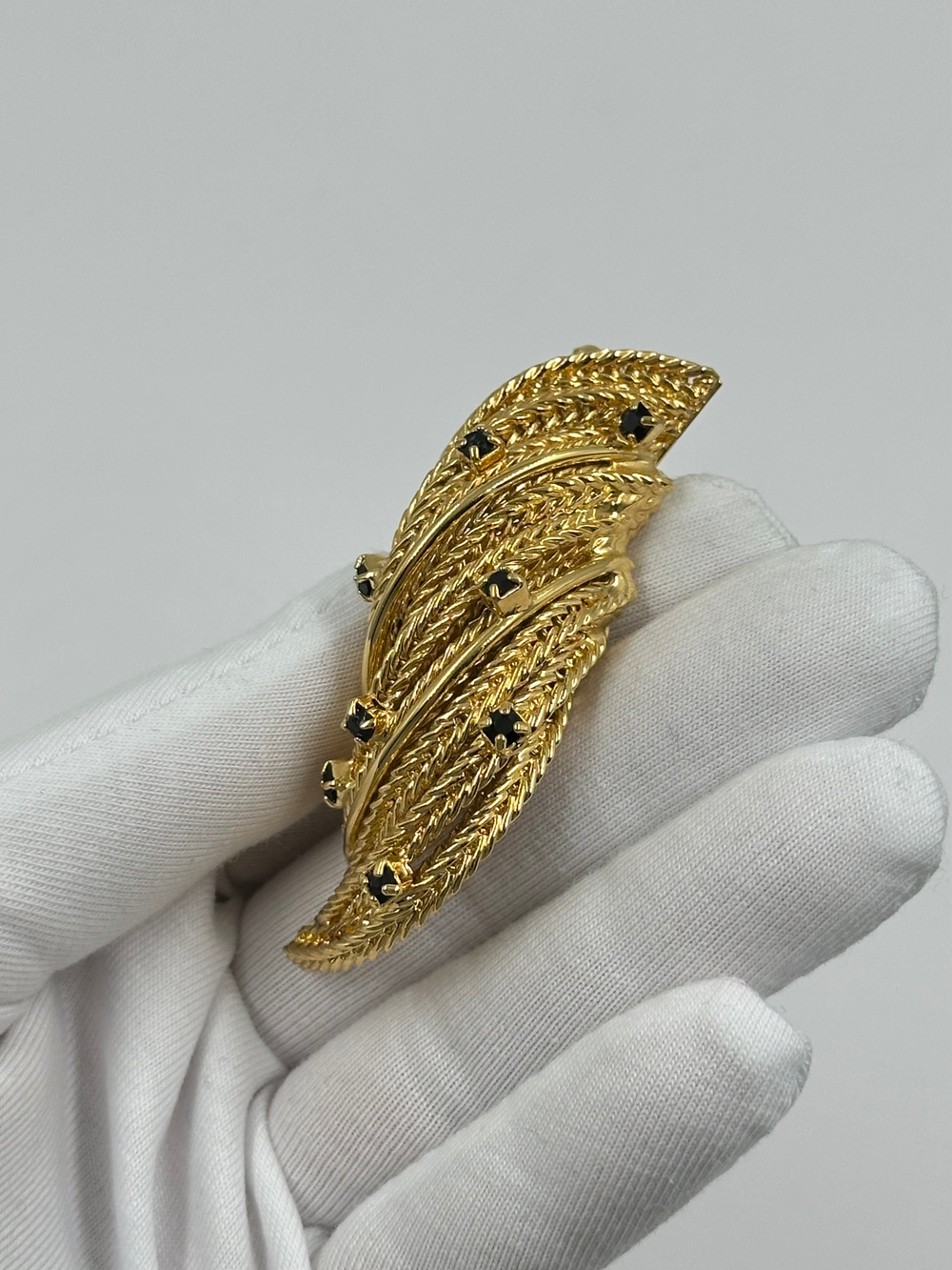 Брошь Pierre Balmain