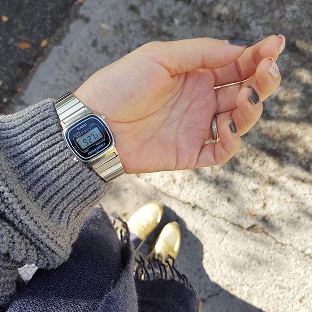 Наручные часы Casio Vintage LA670WA-2