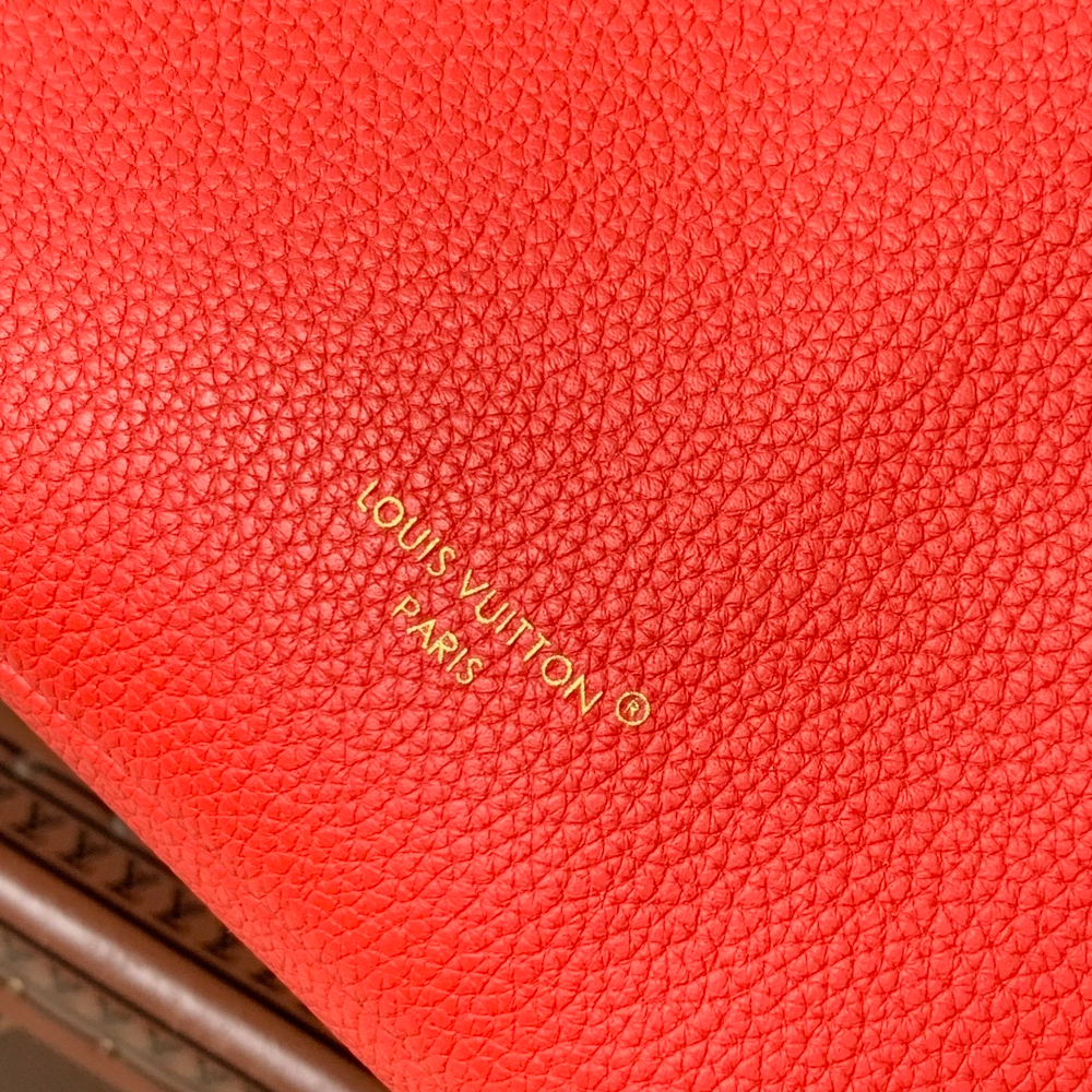 Louis Vuitton Neverfull Bandouliere Inside Out BB