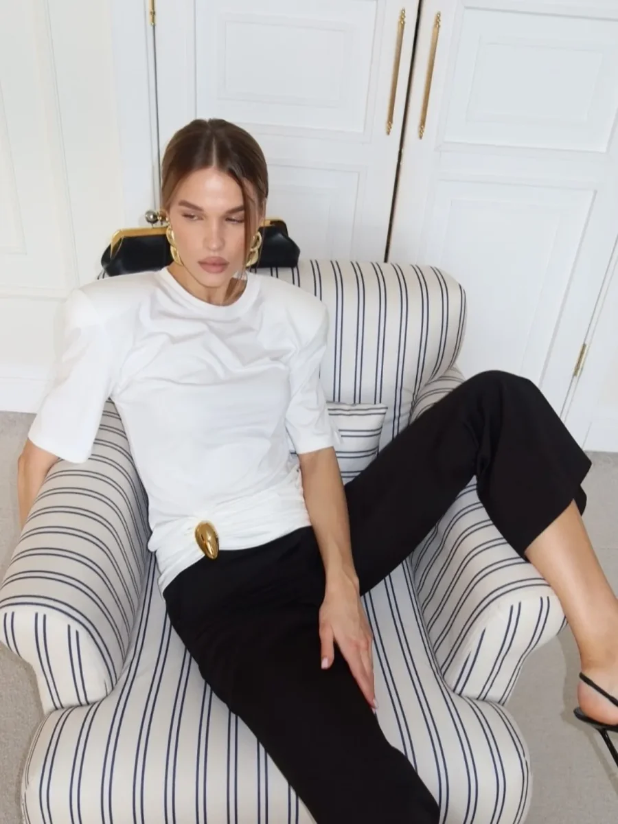 Футболка с объемными плечами, Молочная